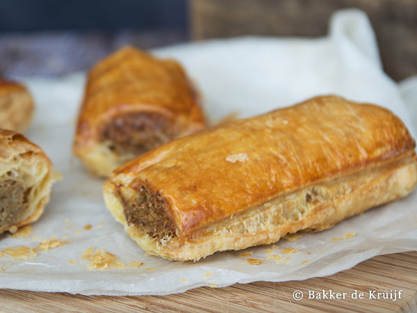 Saucijzen broodje half